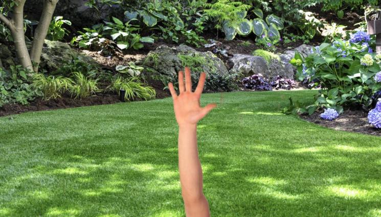 w - КАТО ОТ ФИЛМ НА УЖАСИТЕ: Жена откри непознат да живее под къщата й (ВИДЕО)