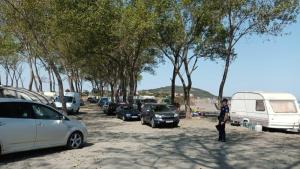 19 каравани паркирали и престояващи в района на дюни и