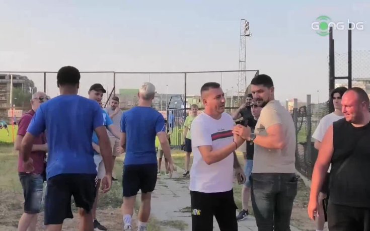 Играчите на Левски бяха посрещнати с аплодисменти на тренировката си