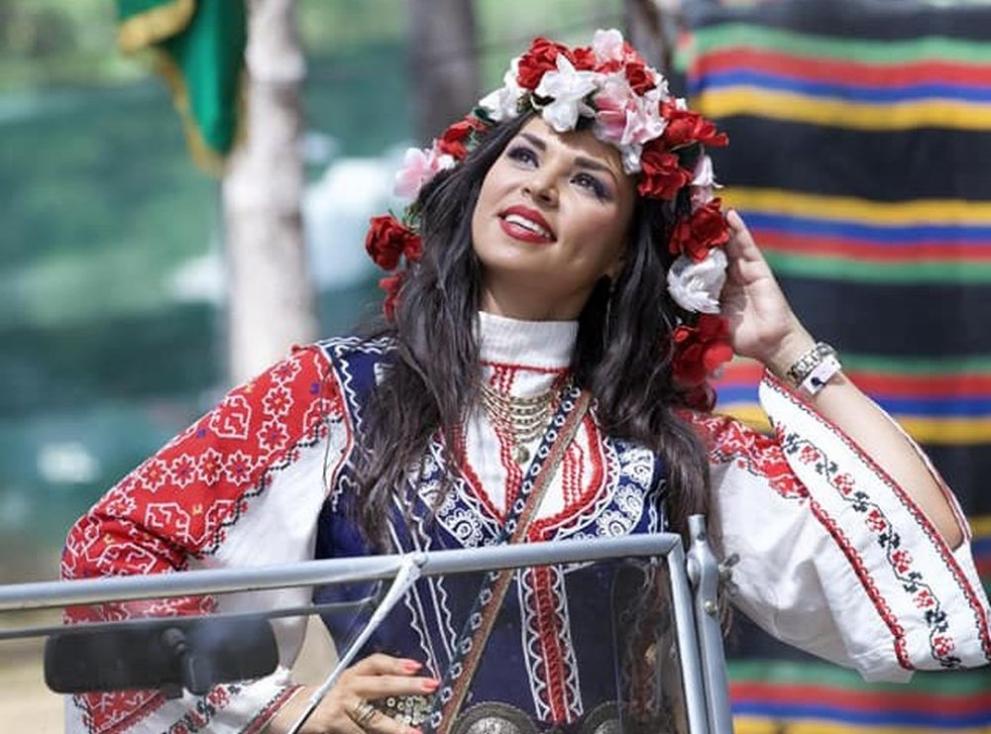 Стотици българи в народни носии се стекоха на Международния фестивал