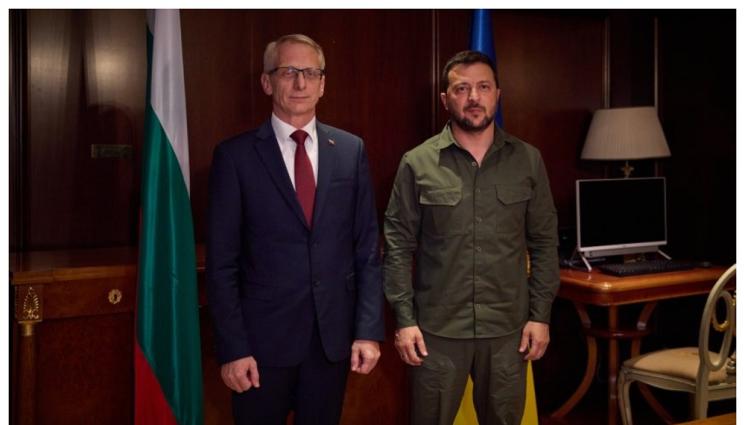 а - Зеленски разговаря с Денков в Атина