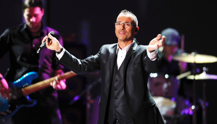 Ерос Рамацоти - УЦЕЛЕН ОТ КУПИДОН: Ерос Рамацоти показа младото си гадже (СНИМКИ)