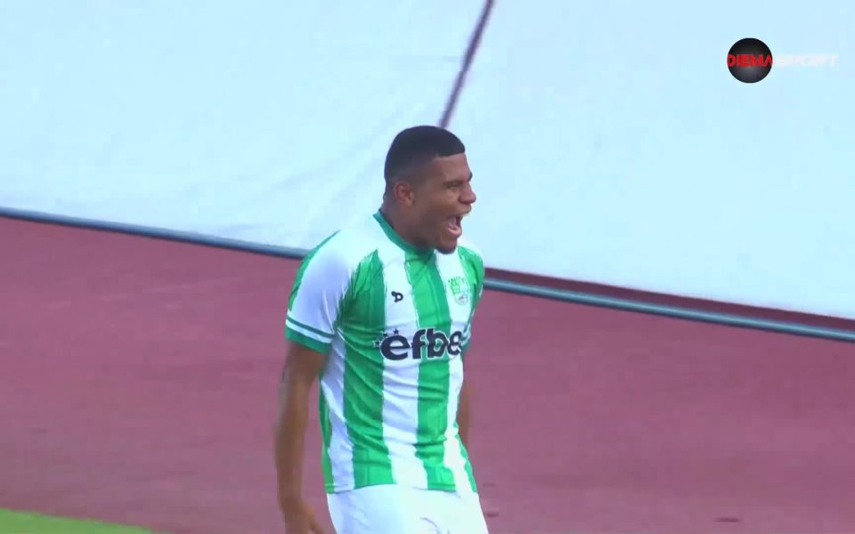 Голът с глава на Майк Севайос срещу Славия му донесе