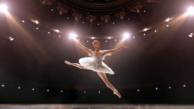 От Ню Йорк до Новосибирск: Историята на една американска балерина (ВИДЕО)