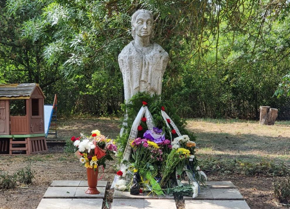 С тържество в родното село на Дора Габе отбелязаха 135