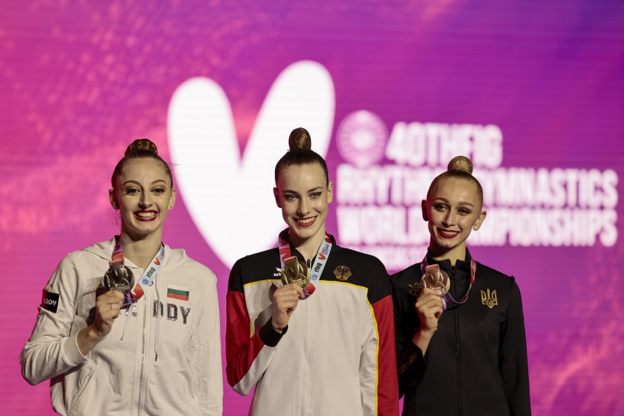 Българските гимнастички на Световното първенство по художествена гимнастика във Валенсия1