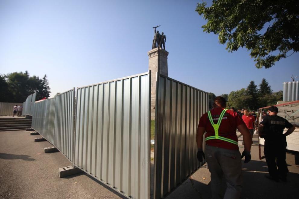 Отново напрежение пред Паметника на съветската армия в София. Георги