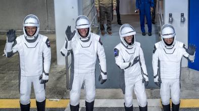 Mеждународeн космически екипаж излита със SpaceX към МКС