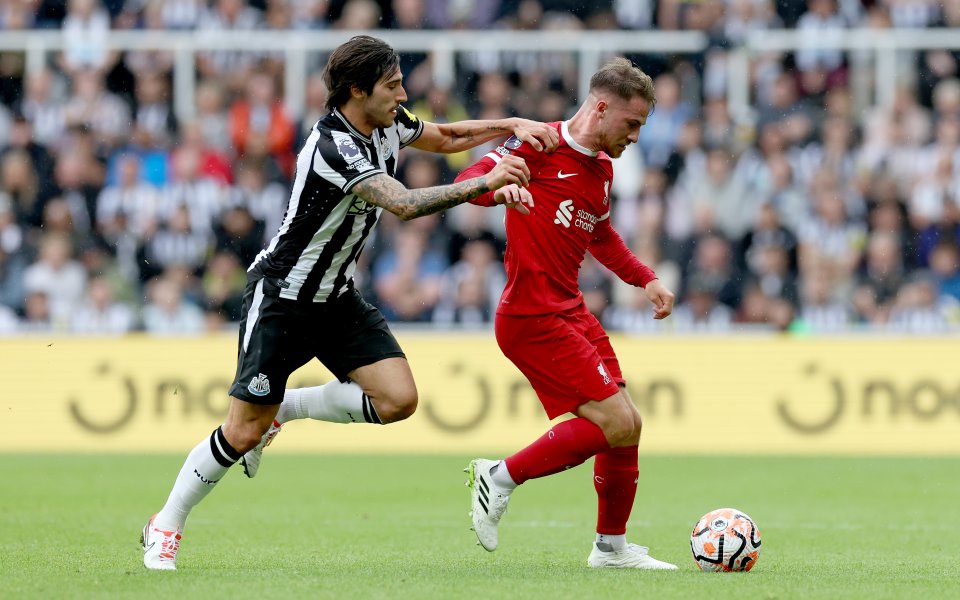 Нюкасъл Юнайтед приема Ливърпул в мач от третия кръг на