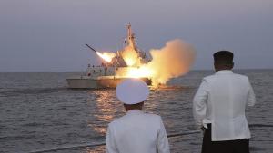 Севернокорейският лидер Ким Чен ун призова за укрепване на военноморските сили