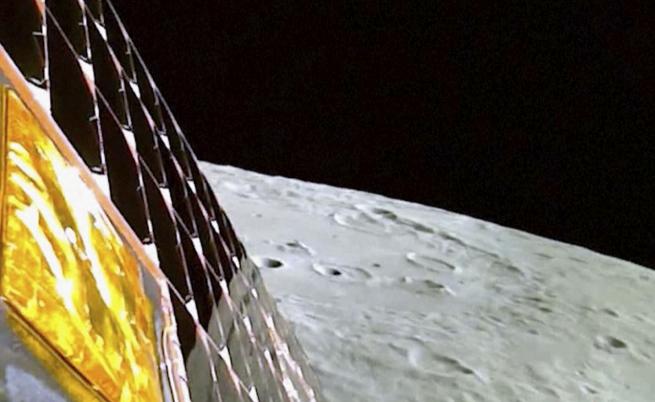 Индийският луноход откри сяра на повърхността на Луната