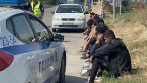 Група от девет мигранти е заловена до Челопечене съобщиха от