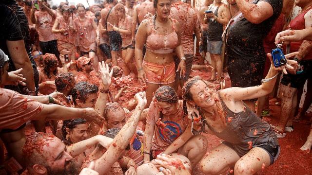 Томатина – най-големият бой с домати в света (СНИМКИ) 