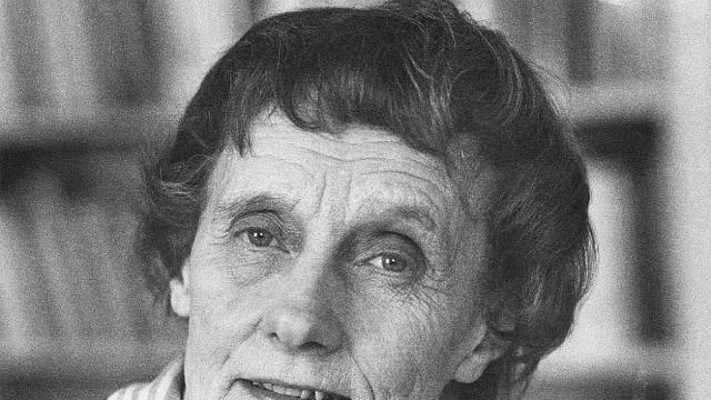 Селско момиче, любовница, самотна майка – историята на Астрид Линдгрен