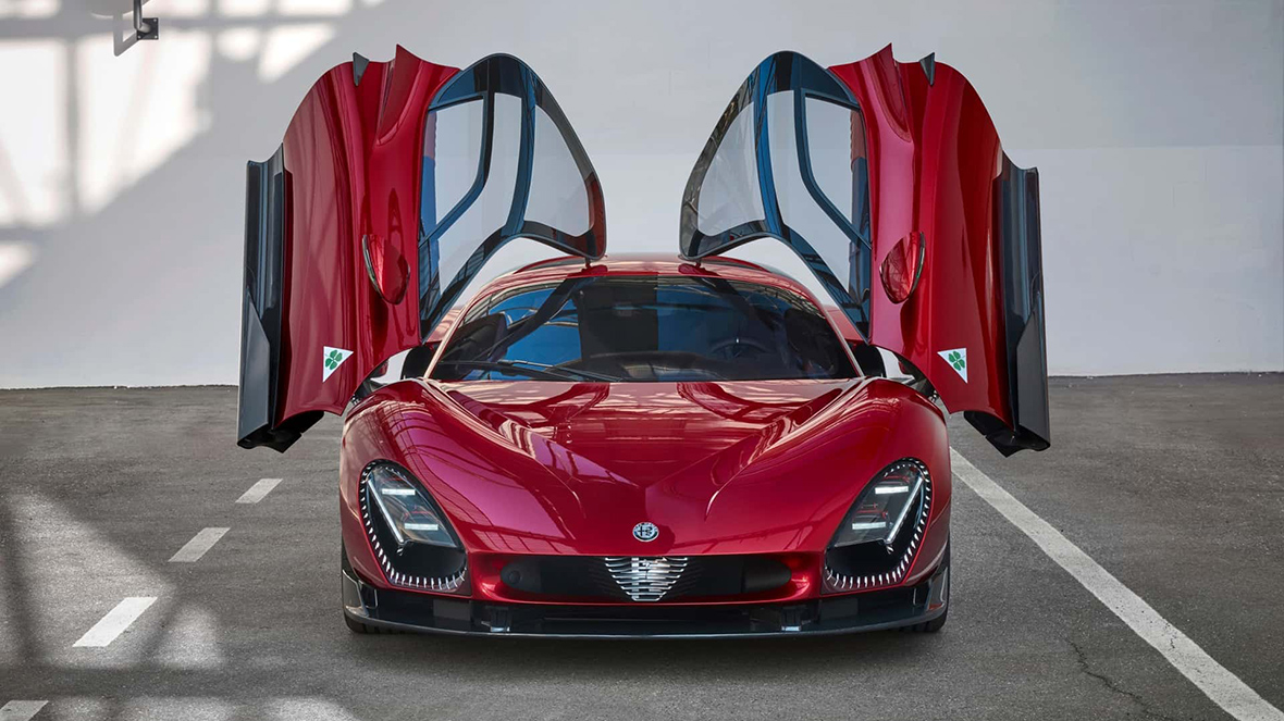 Alfa Romeo 33 Stradale идва с централно монтиран V6 или 3 електромотора