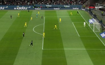 Стартът на второто полувреме на Айнтрахт Франкфурт Левски видя