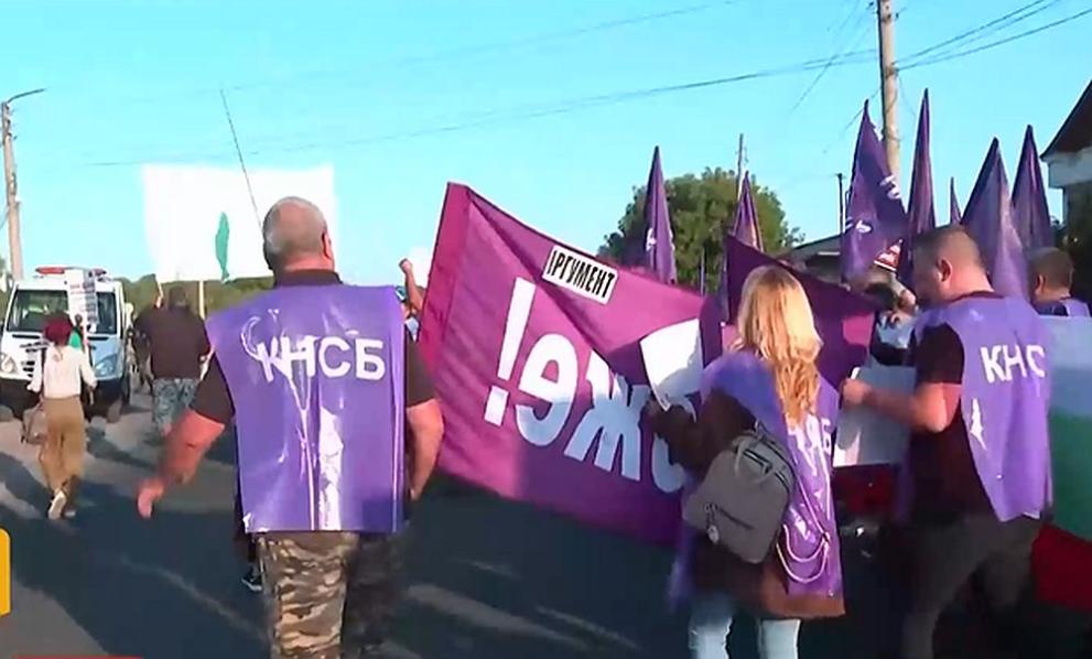 Служители на изпълнителните агенции Борба с градушките и Рибарство и