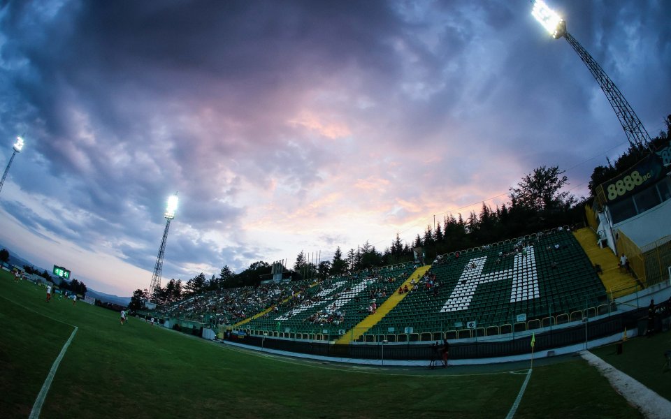 Пирин Благоевград ще играе в ретро екип, който е посветен