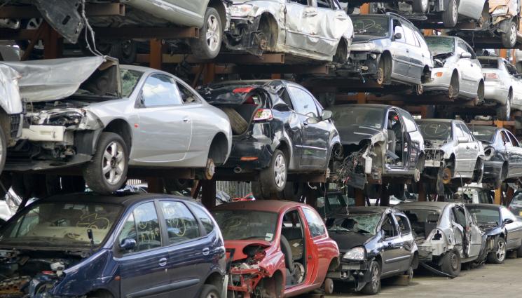 скрап - Няма кой да вдига трошките в София, наетата фирма прекрати лиценза си