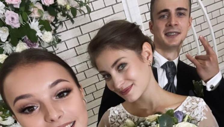 Альона Косторная - Първо дете зарадва млади фигуристи, крият му името