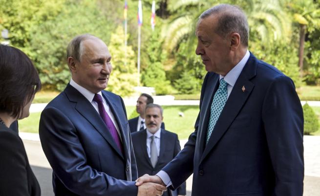 Президентът на Русия Путин поздрави Ердоган по случай 70-годишнината му