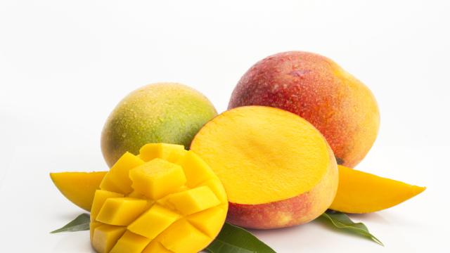 Диетолог посочи кой не трябва да яде плодове с кората