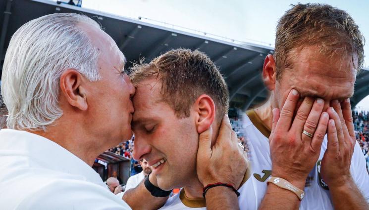 Стоичков Стилиян Петров - Стилиян Петров: Моята любов няма никога да спре, а вие дадохте сърцето си и това е България