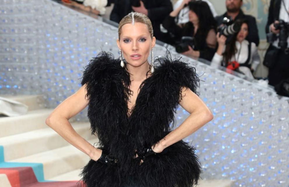 Сиена Милър е лицето на есенната колекция Marks & Spencer.