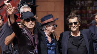 Rolling Stones са на фланелките на ФК Барселона