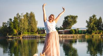 куче човек щастие