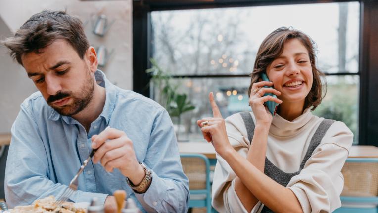  Зодиите, които се отегчават най-лесно във връзка 