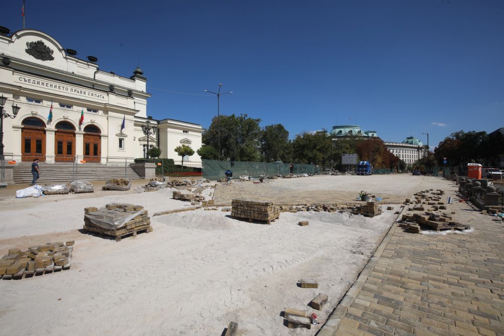 Ремонт на жълтите павета 