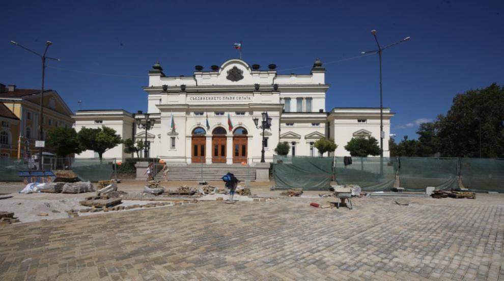 Ремонт след ремонта: Докъде стигна пренареждането на жълтите павета (СНИМКИ)