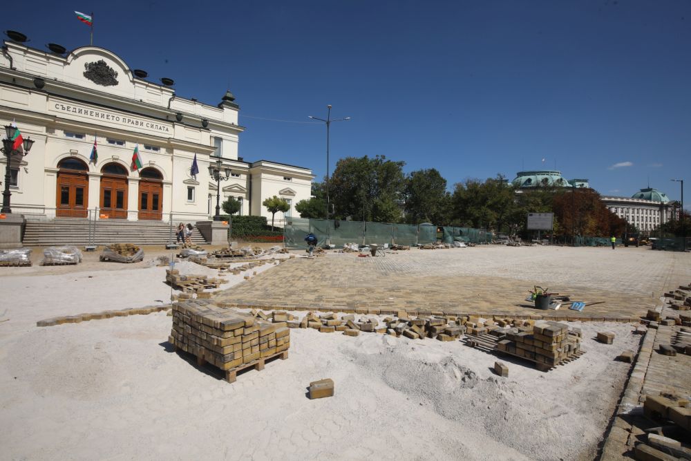 Ремонт на жълтите павета 