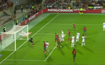 В 4 ата минута на добавеното време Португалия поведе с 4 0