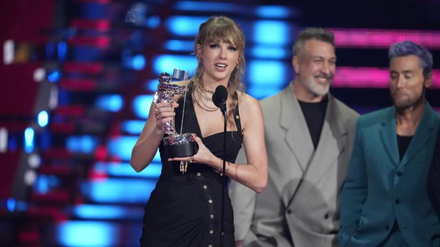 Успех след успех: Тейлър Суифт грабна две от видео музикалните награди на MTV