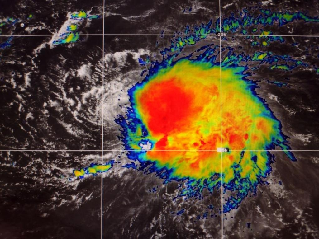 Ураганът Лидия връхлетя снощи тихоокеанското крайбрежие на Мексико в района