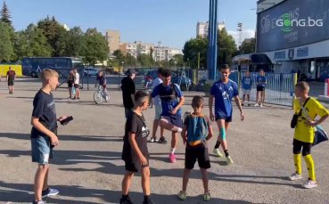 Браво! Вижте какво направиха за едно дете звезди на Левски (видео)