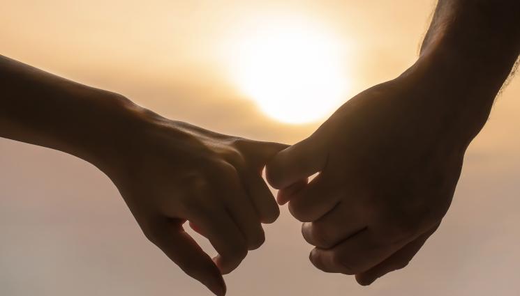 любов - СПИПАХА ГИ: Бивш премиер хванат с култова поп звезда! (СНИМКА+ВИДЕО)