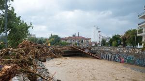 След тежките наводнения в Гърция спасителните работи продължават Расте и