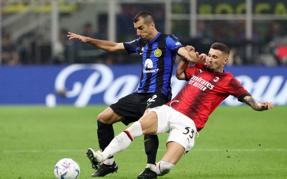 Отборите на Интер и Милан играят при резултат 4:1 в първото за