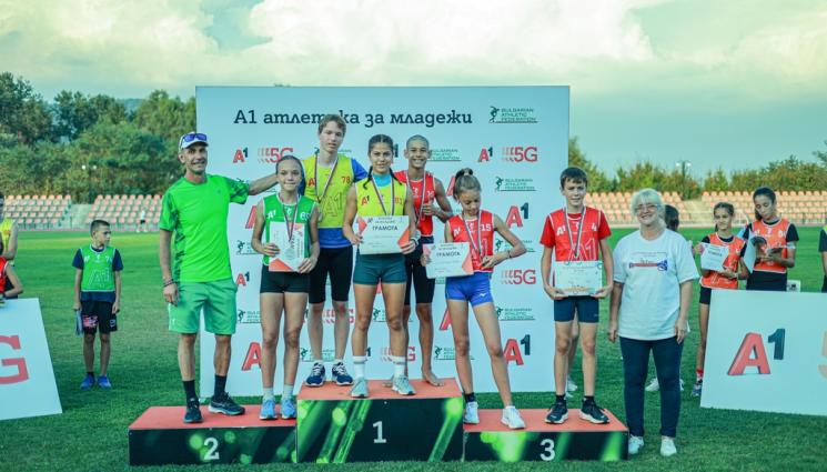 Младежка атлетика - Димитров и Караиванова са №1 на младежката атлетика в Хисаря