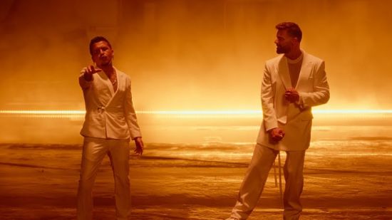 Ricky Martin представи нова версия на "Fuego de noche, nieve de día"