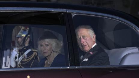 Крал Чарлз Камила Макрон