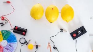 Батерия от лимони: Възможно ли е и как да си я направим