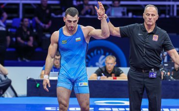 Семьон Новиков се класира на четвъртфиналите на олимпийската категория до