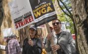 След предварително споразумение: Холивудските сценаристи прекратяват стачката