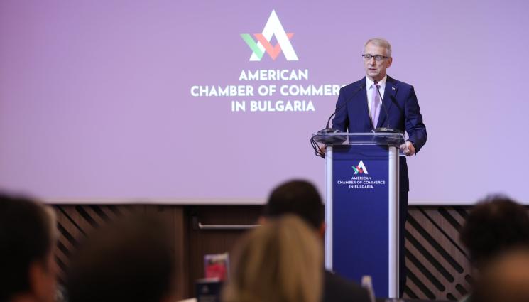 денков - Денков за изгонените монаси: Не са експулсирани свещеници, а хора, които са работили срещу националните ни интереси