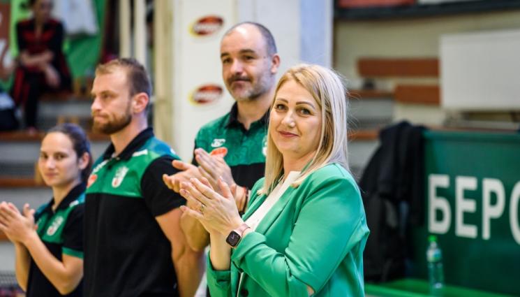 баскетбол жени - Баскетболните националки си имат нов треньор