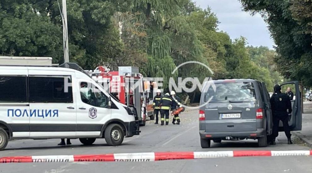 Мъж се барикадира в общинско жилище в София заплаши да се самозапали ВИДЕОСНИМКА София 